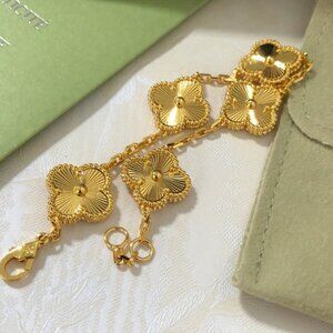 Van Cleef & Arpels 18K Gold Bangle Bracelet